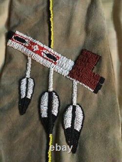 Native American. Beaded pipe bag 825