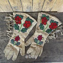 Native American Gauntlets with floral beadwork pattern No. Rockies. Ca. 1950s