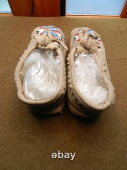 Vintage, Native American, Adult, Low Cut, Beaded Mocassins